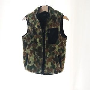 GAP / Children’s Shearling Camo Vest